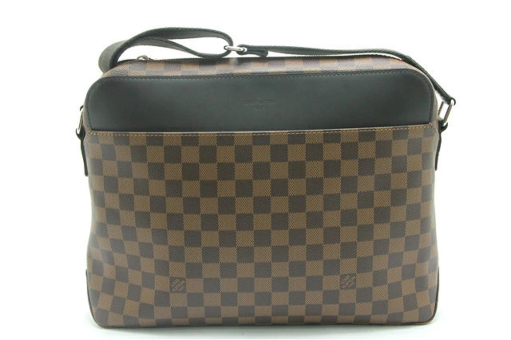 LOUIS VUITTON Jake Messenger Shoulder Bag Damier